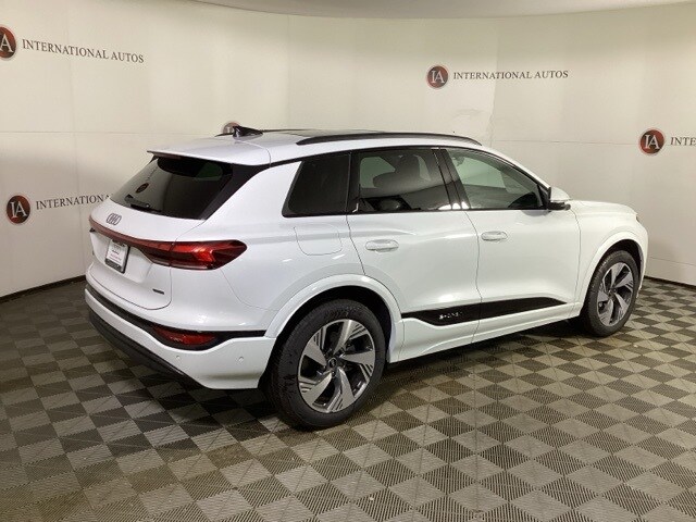 2025 Audi Q6 E-tron Premium Plus photo 4