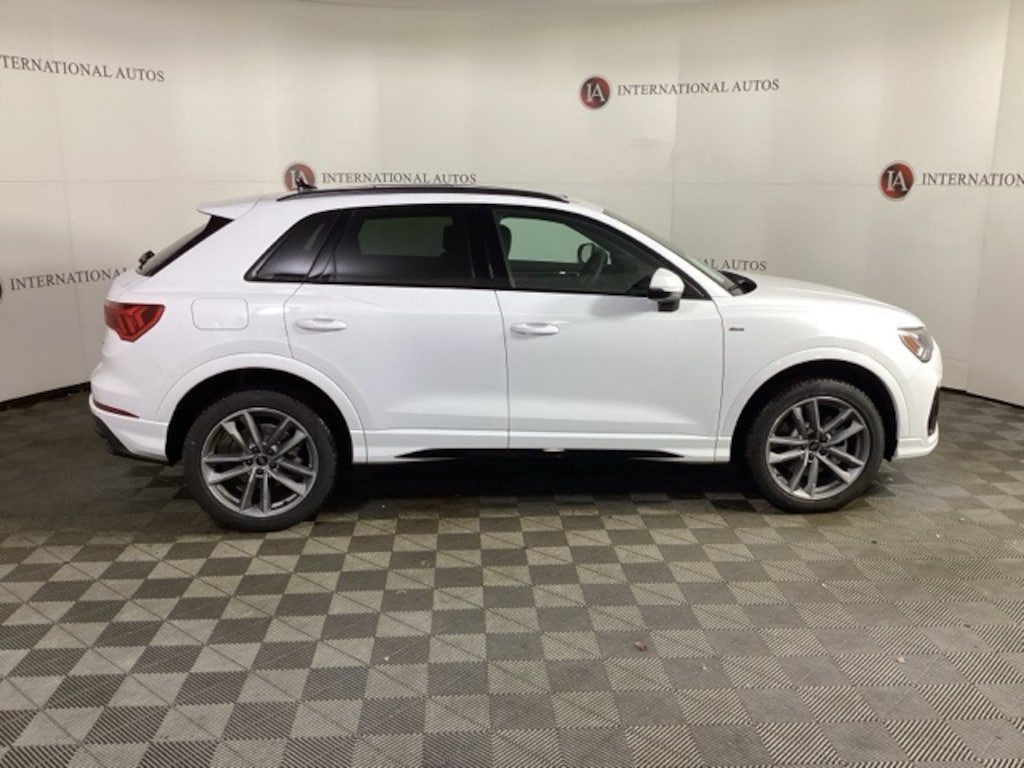 Certified 2025 Audi Q3 Premium SUV