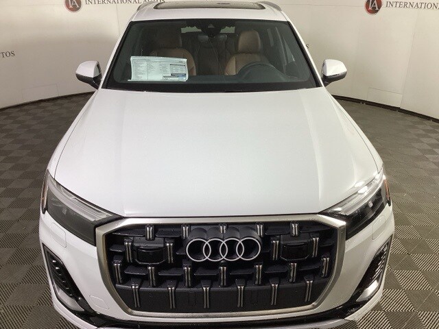 2025 Audi Q7 55 Premium photo 2