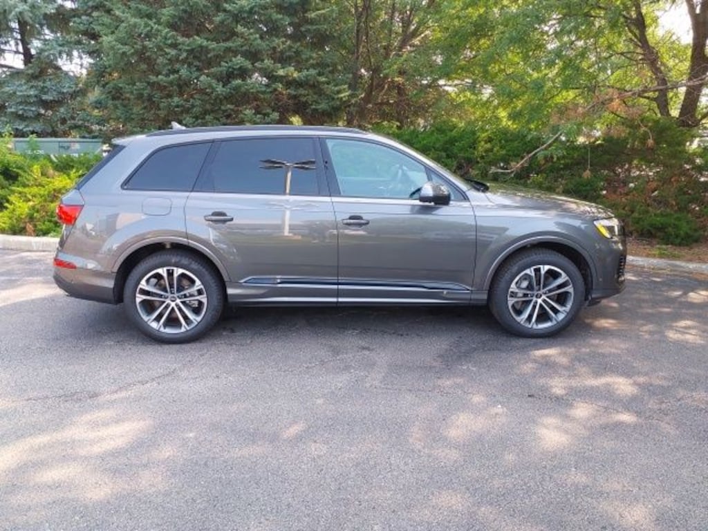 New 2026 Audi Q7 45 Premium Plus SUV