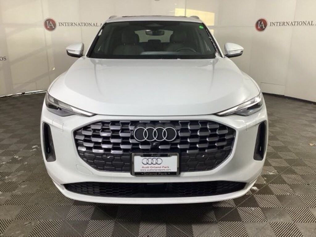 New 2025 Audi Q5 2.0T Premium SUV