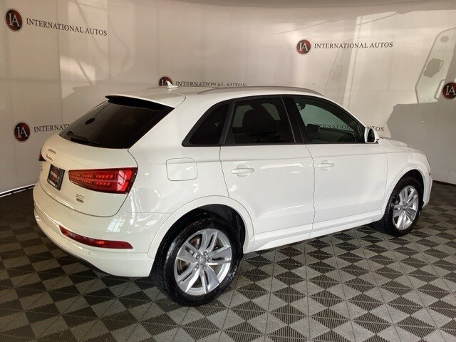 2017 Audi Q3 Premium photo 2