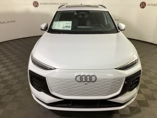 2025 Audi Q6 E-tron Premium Plus photo 2