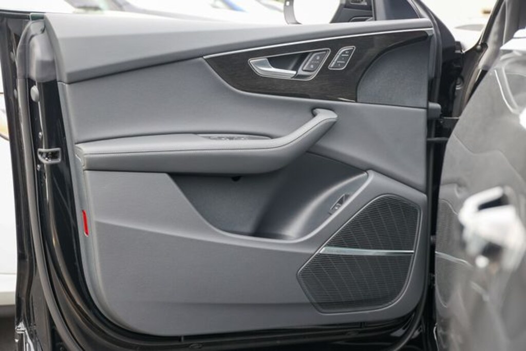 New 2026 Audi Q8 SUV