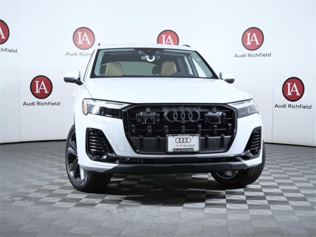 New 2025 Audi Q7 55 Premium Plus SUV