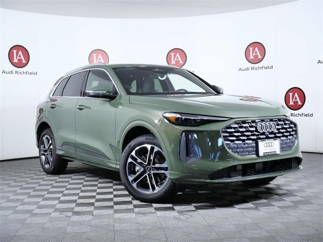 2025 Audi New Q5 Premium Plus's photo