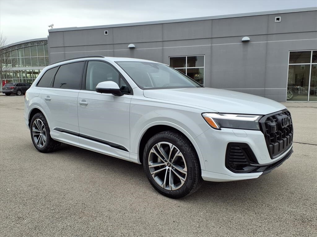 2026 Audi Q7 Premium's photo
