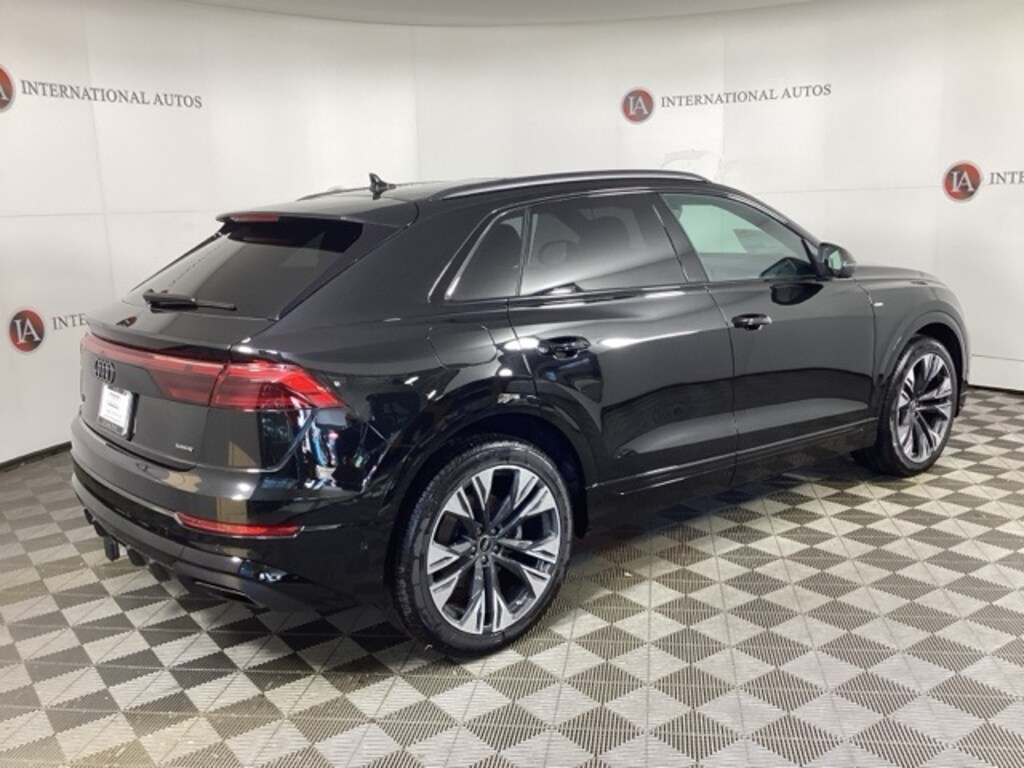 New 2025 Audi Q8 55 Prestige SUV