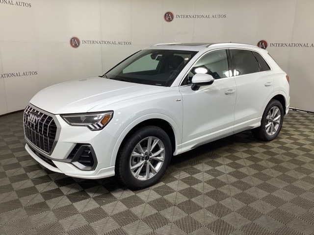 2025 Audi Q3 S Line Premium's photo