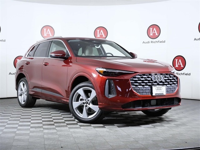 2025 Audi New Q5 Premium Plus's photo