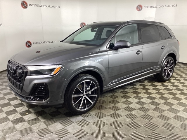 2025 Audi Q7 Premium Plus's photo