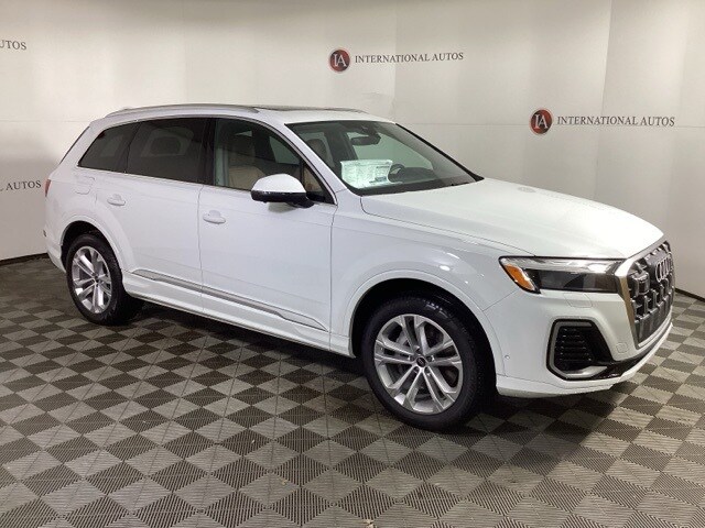 2025 Audi Q7 55 Premium photo 3