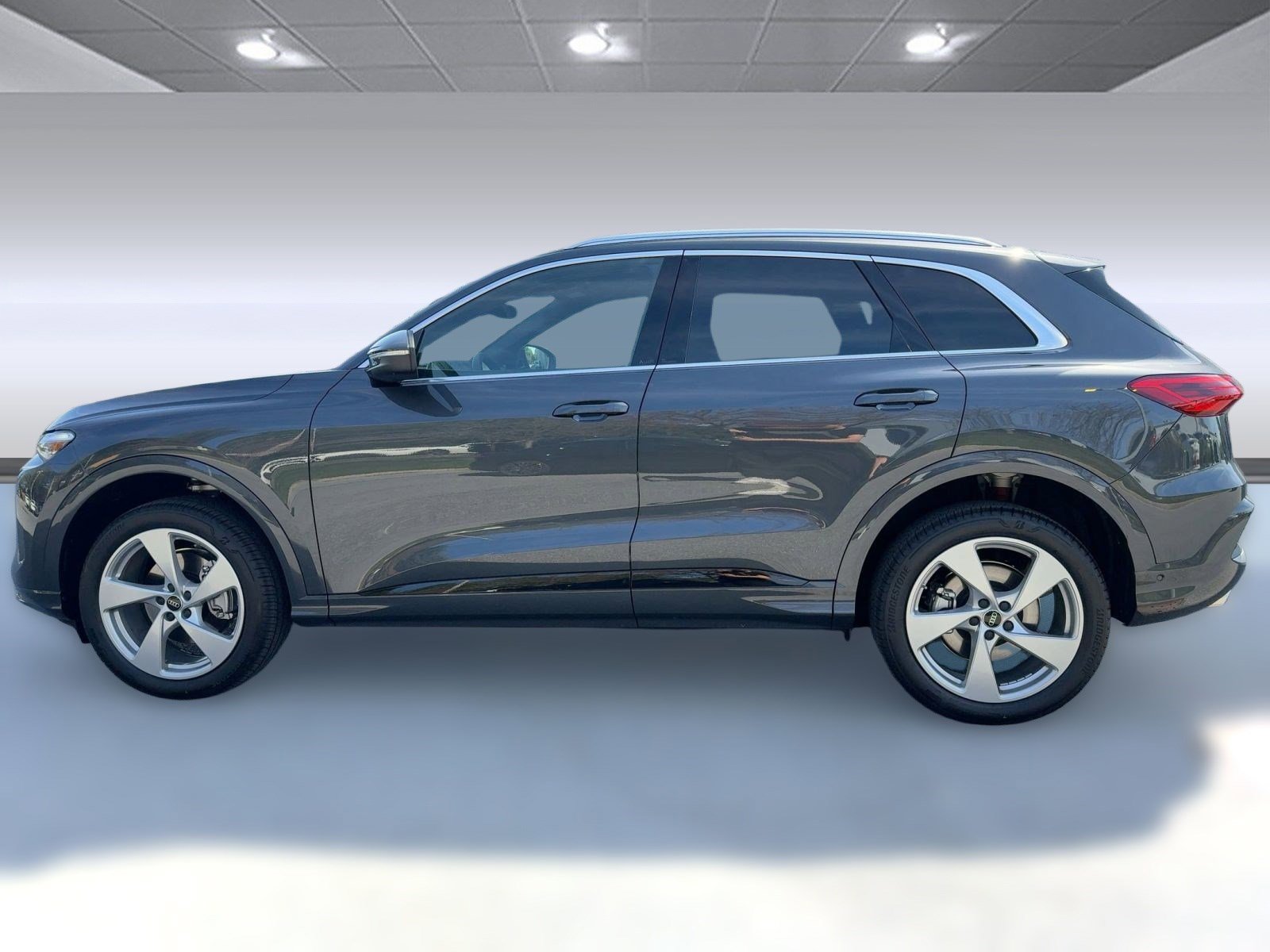 2025 Audi Q5 2.0T Premium Plus photo 2