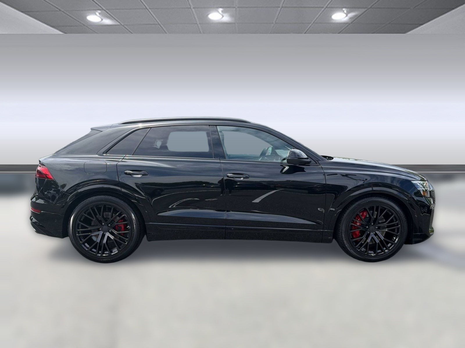 SQ8 Premium Plus SUV