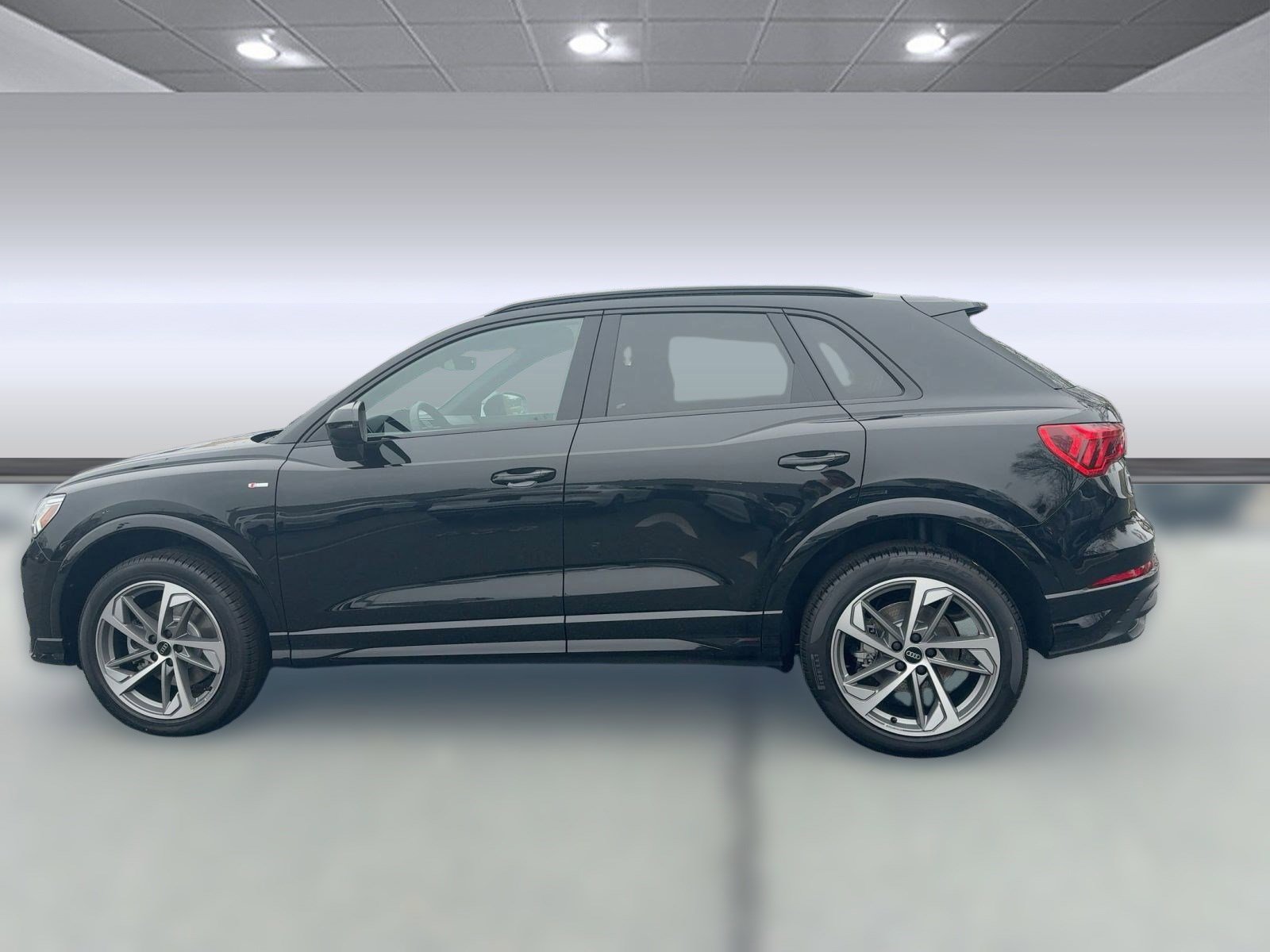 2025 Audi Q3 45 TFSI S line Premium photo 2