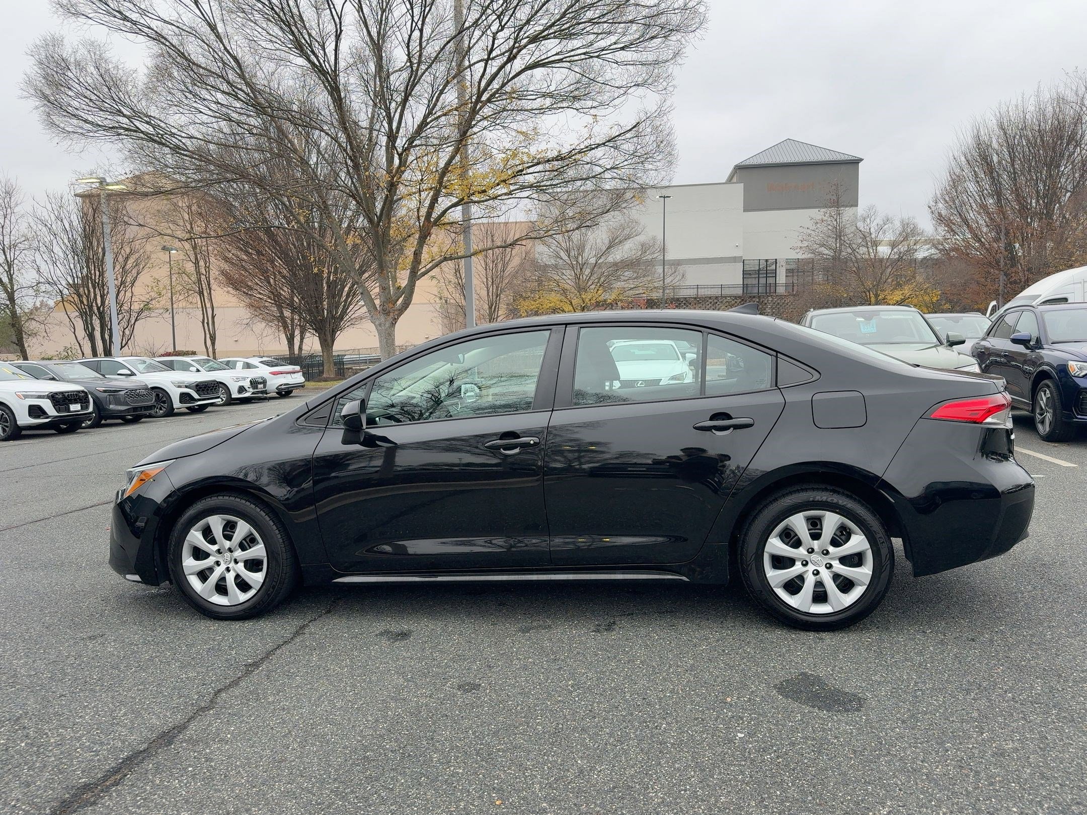 2023 Toyota Corolla LE photo 2