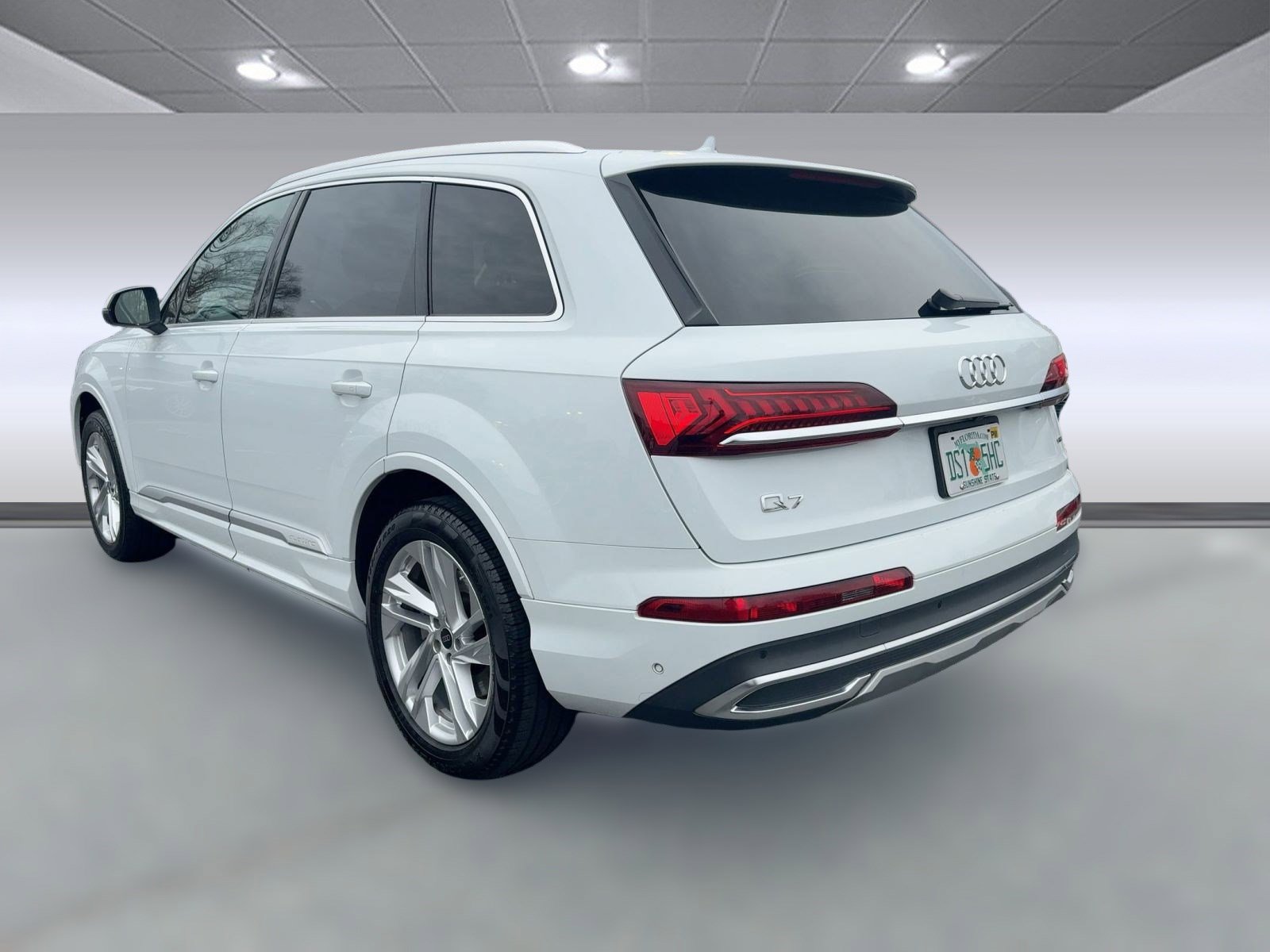 2024 Audi Q7 55 Premium photo 2