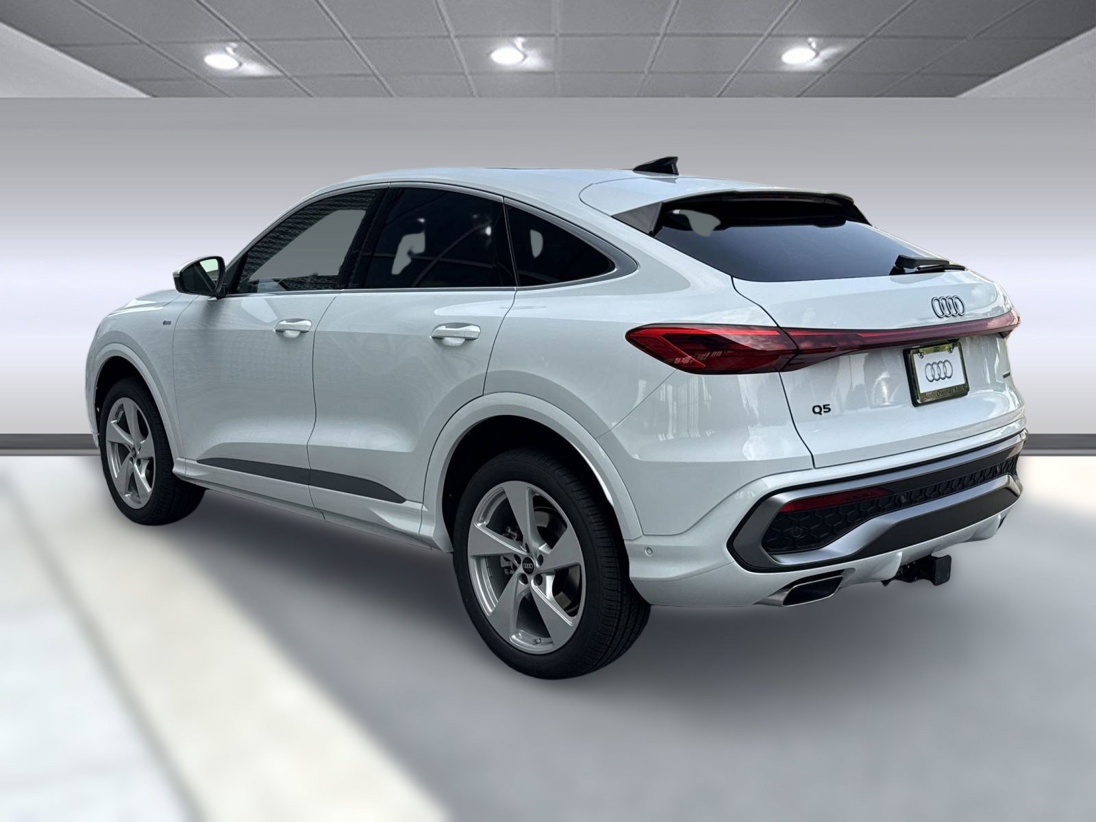 2025 Audi Q5 2.0T Premium Plus photo 3