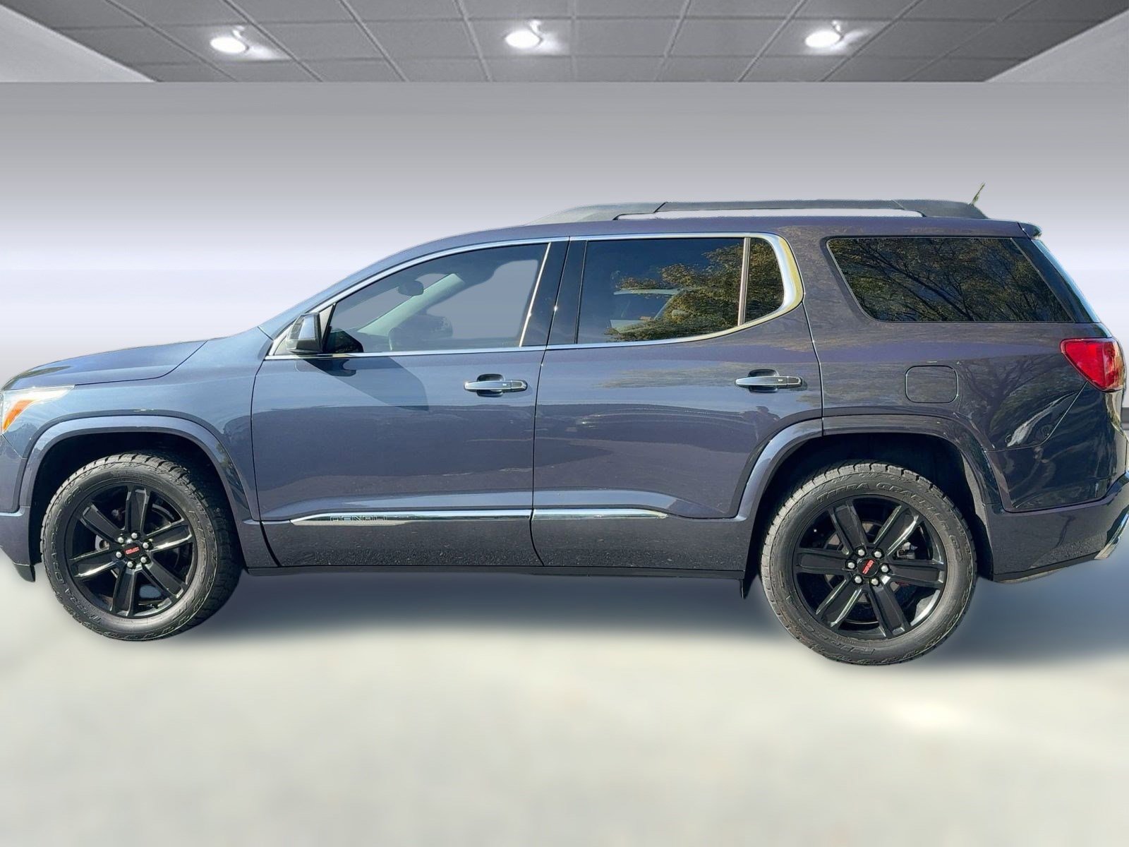 2019 Gmc Acadia Denali photo 2