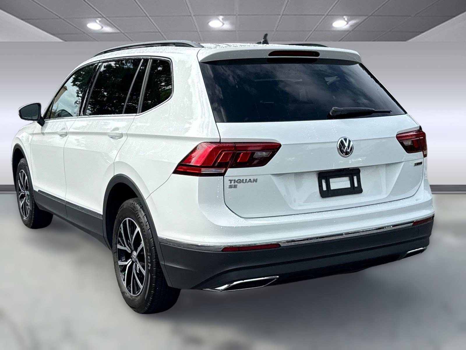 2021 Volkswagen Tiguan SE photo 3