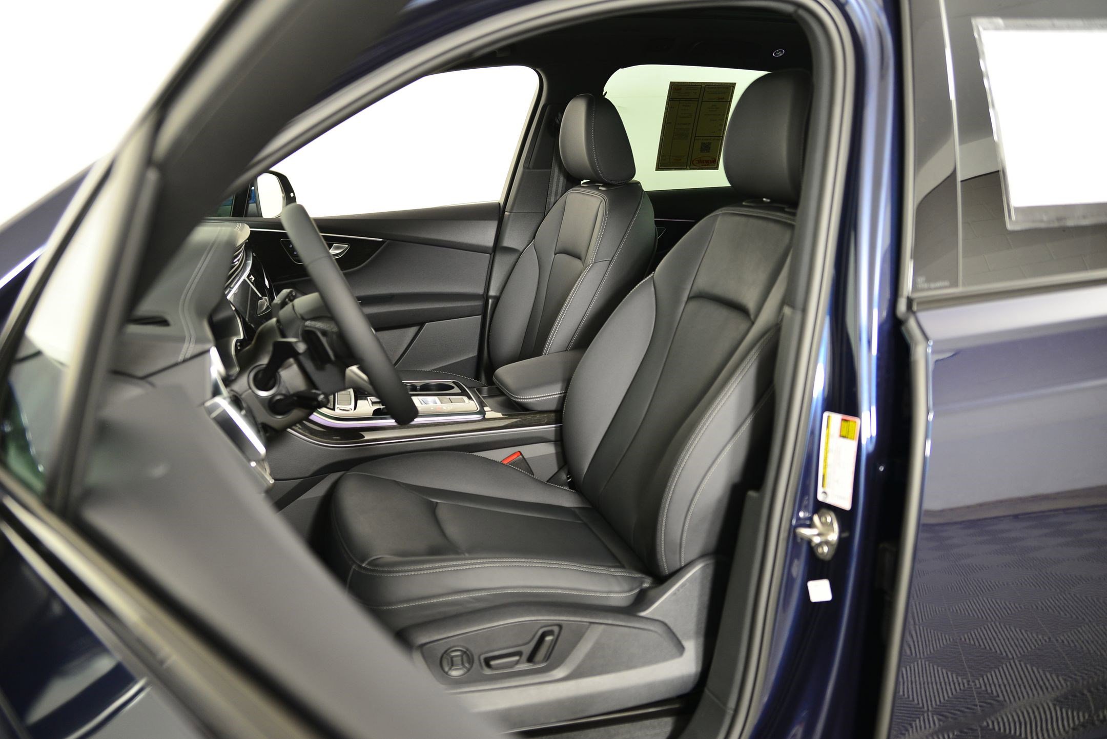 2026 Audi Q7 45 Premium photo 4