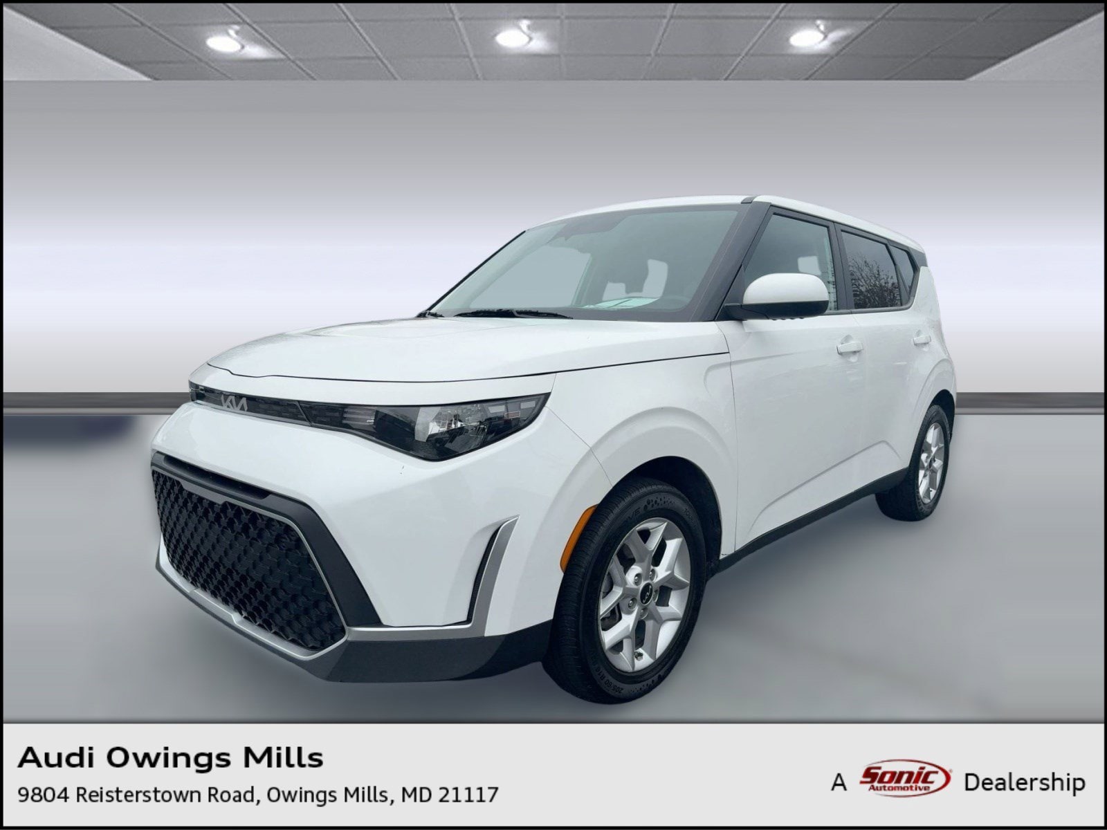 2023 Kia Soul LX's photo