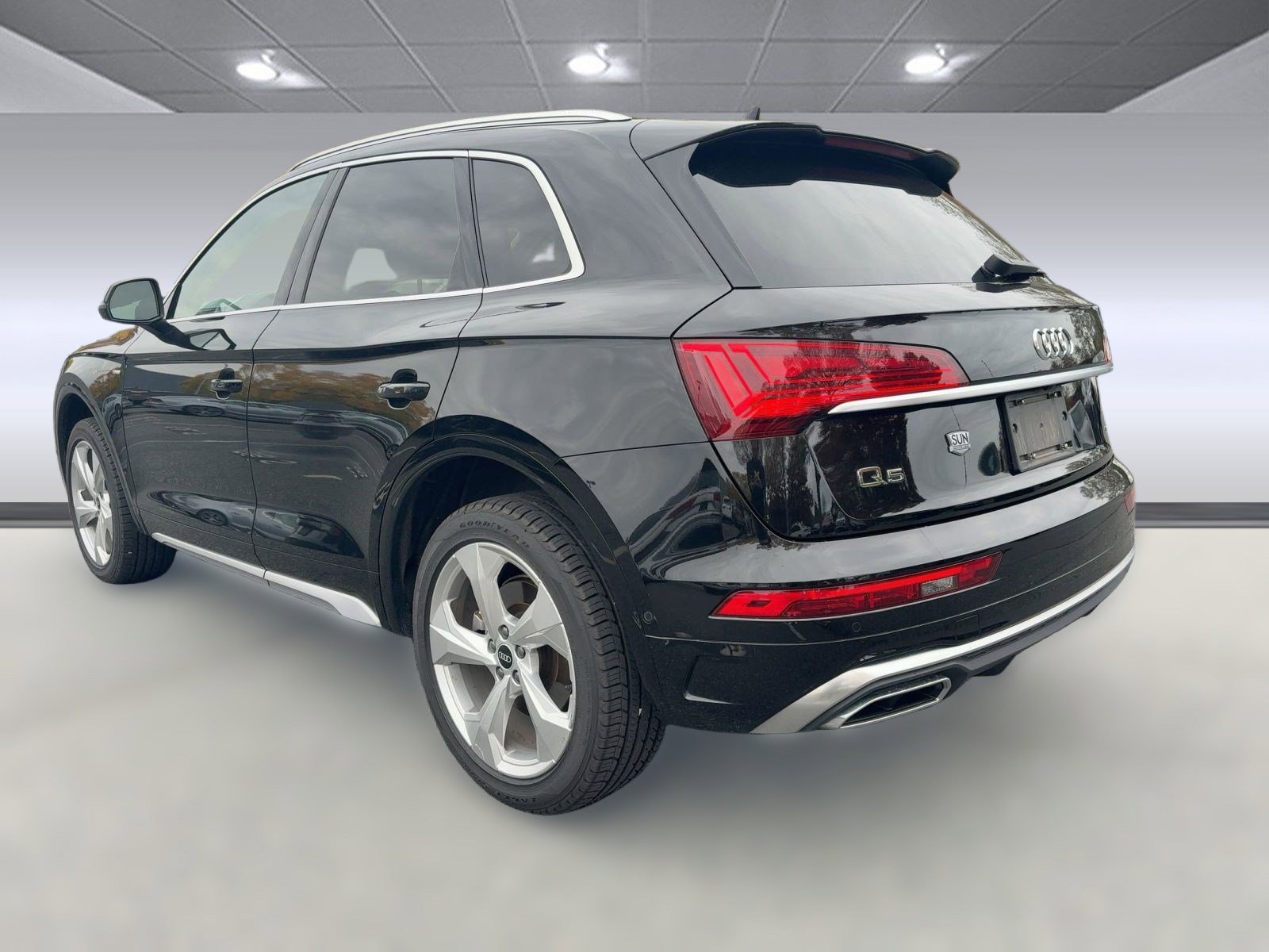 2022 Audi Q5 45 S line Premium photo 2