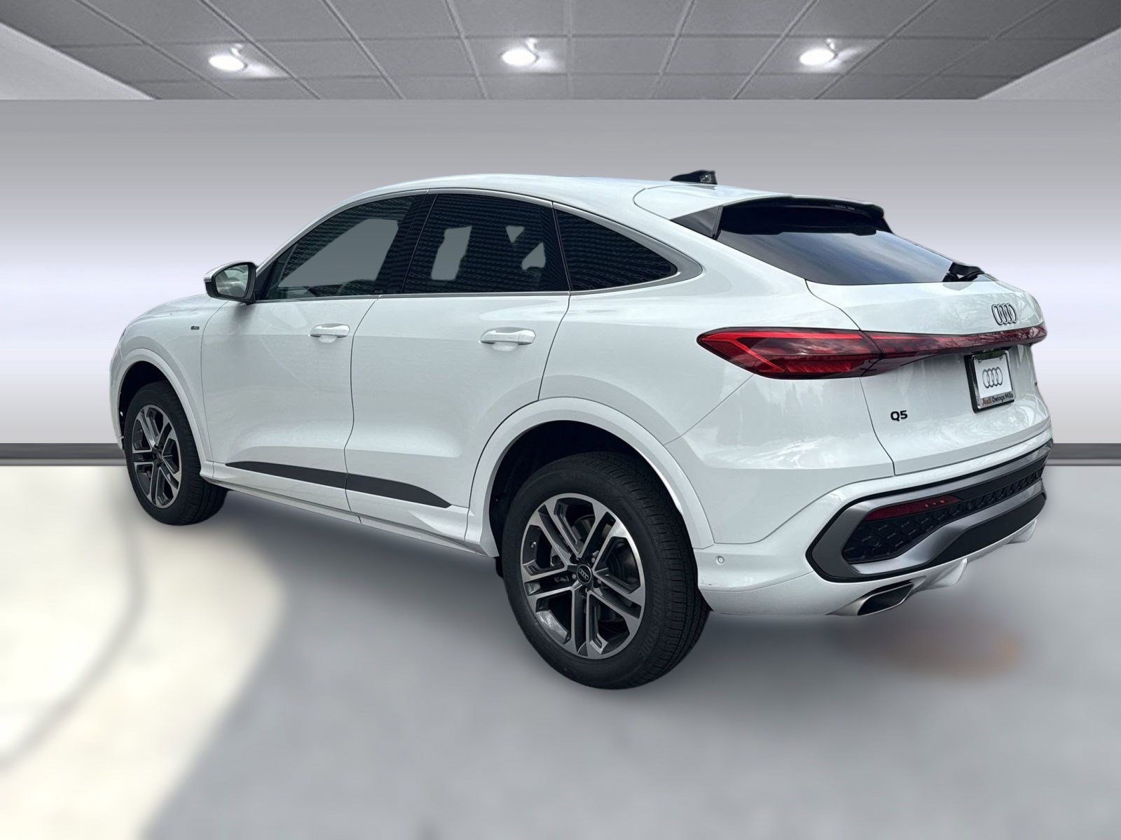 2025 Audi Q5 Sportback 2.0T Premium Plus photo 2