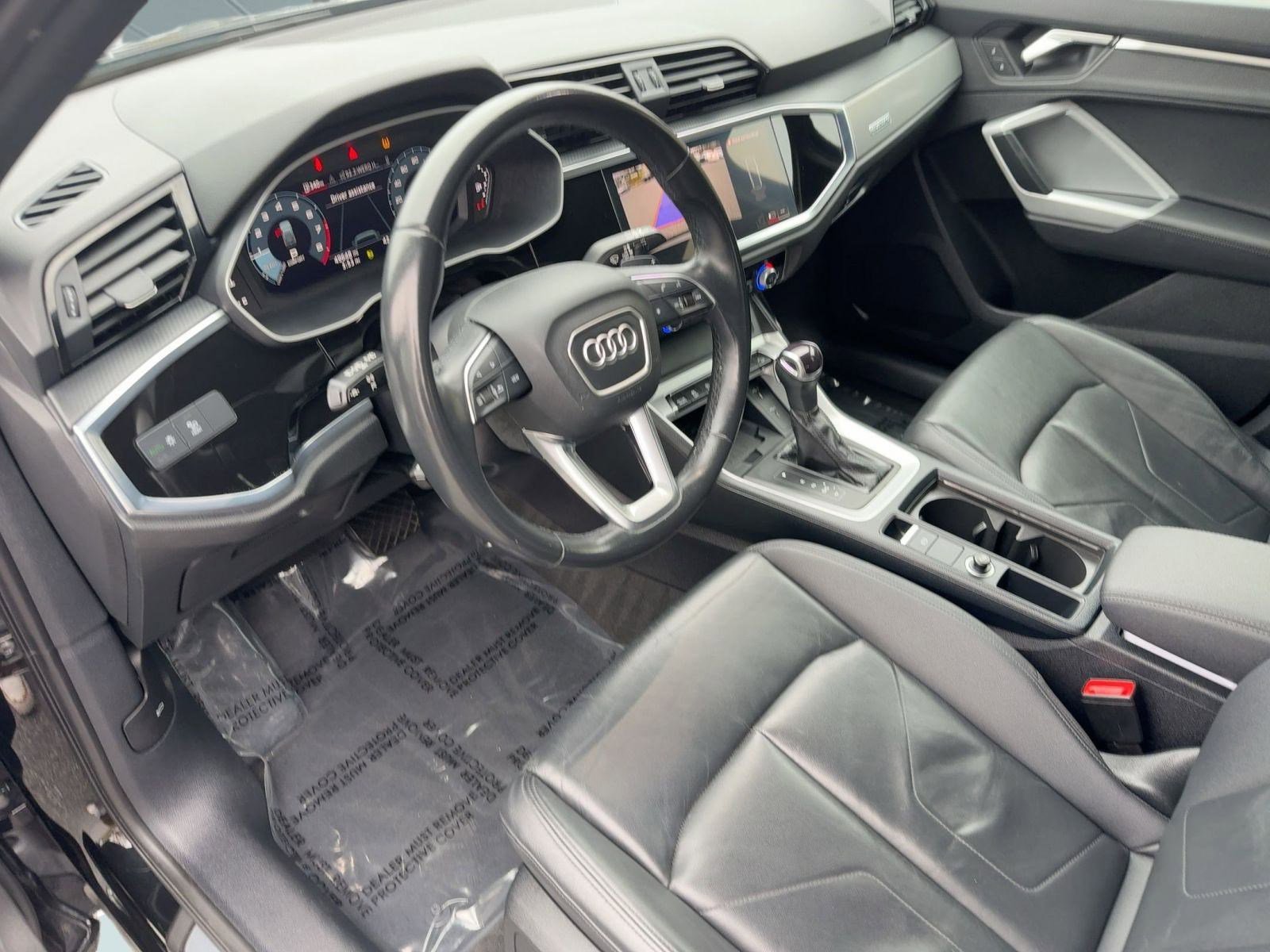 2024 Audi Q3 45 TFSI S line Premium photo 4