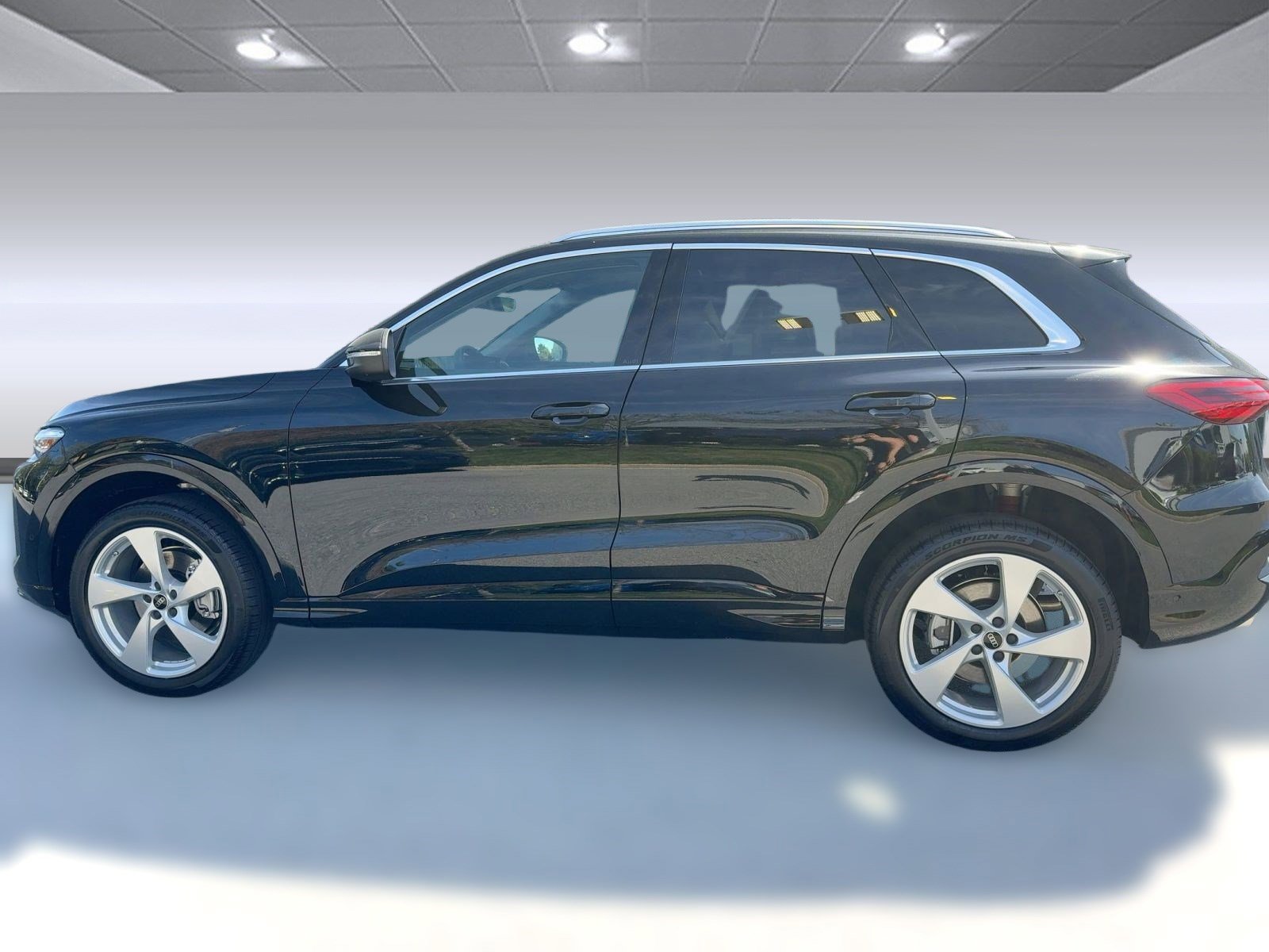 2025 Audi Q5 2.0T Premium Plus photo 2