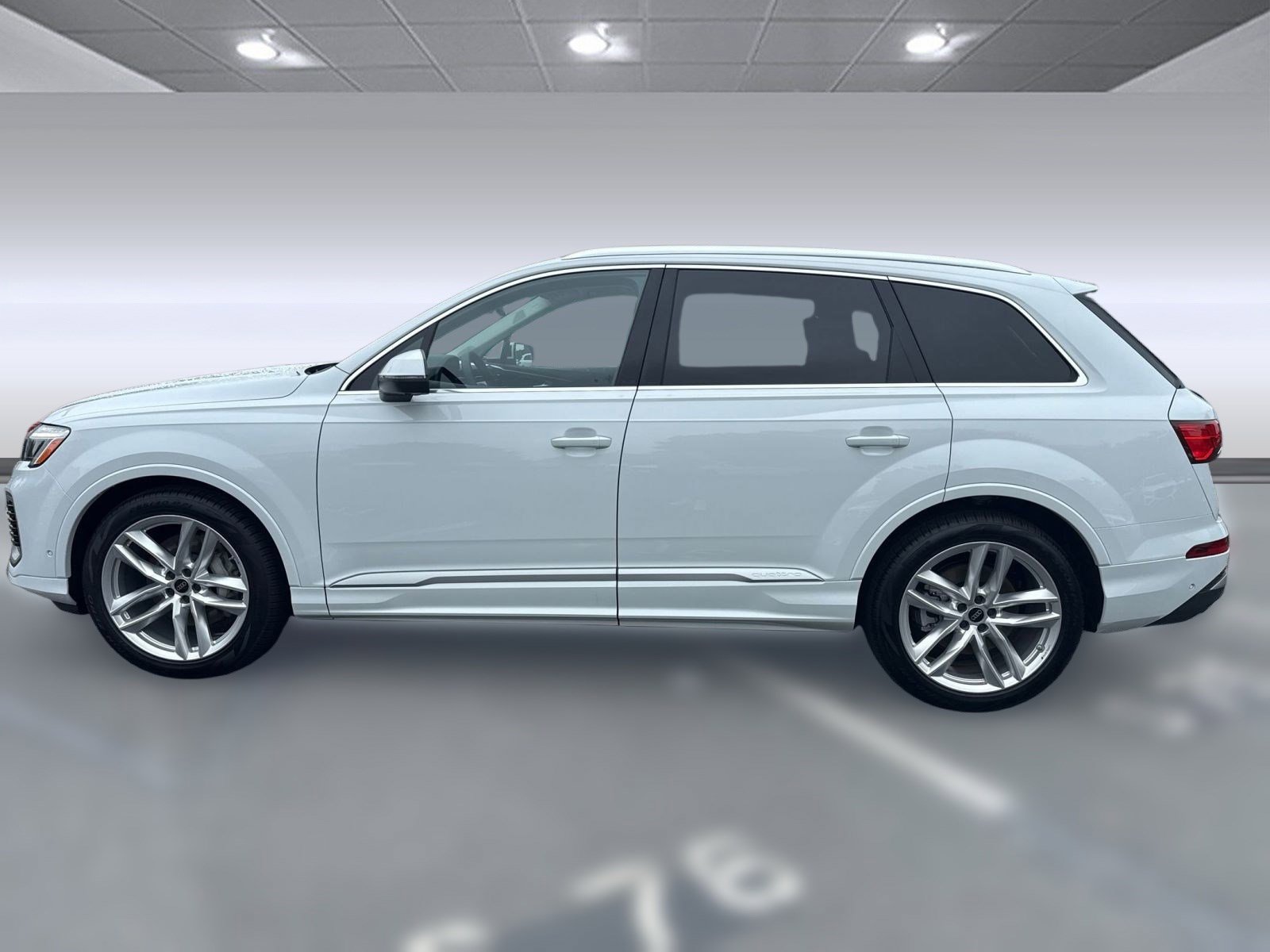 2025 Audi Q7 55 Premium Plus photo 2