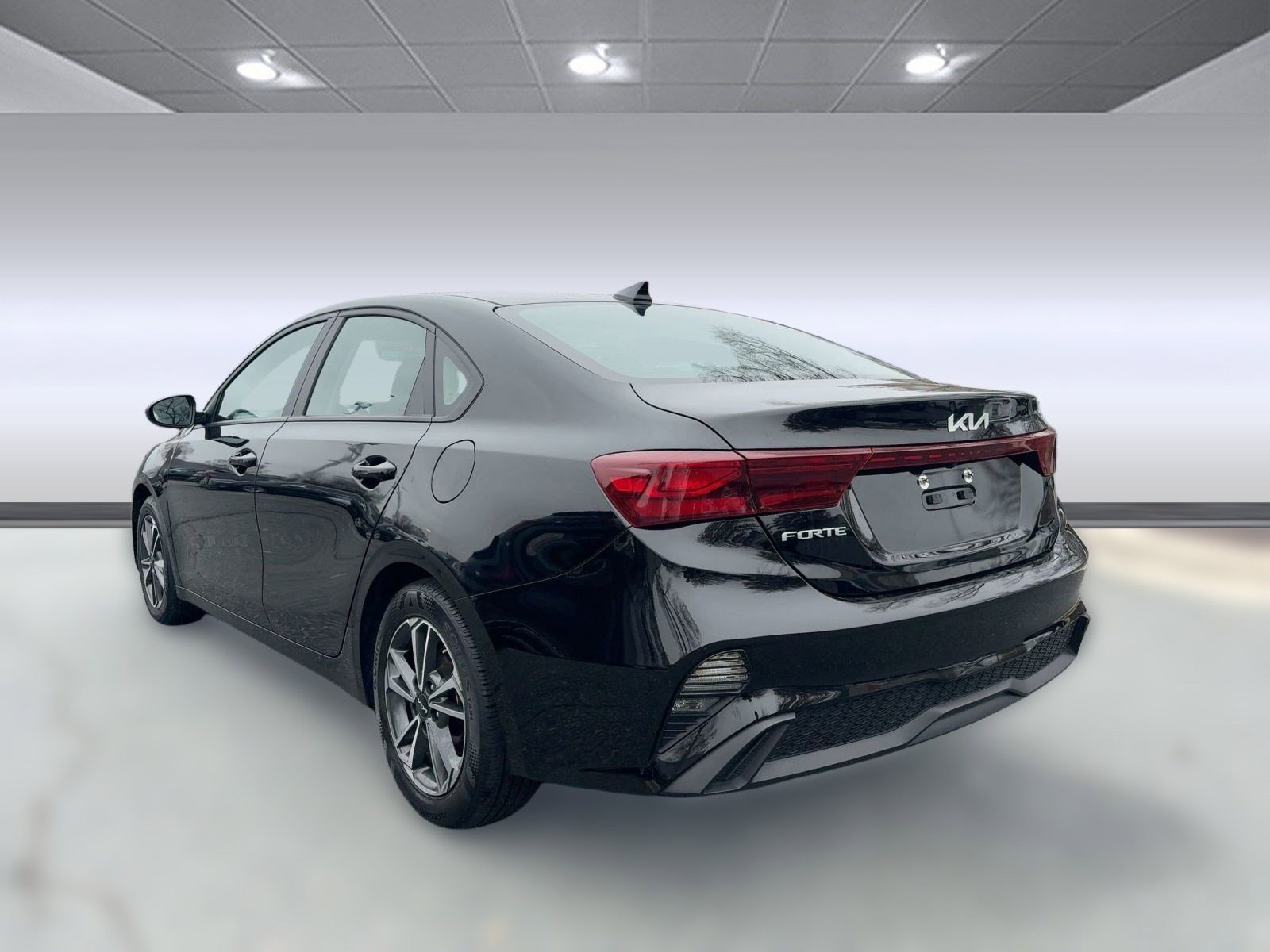 2023 Kia Forte LXS photo 3