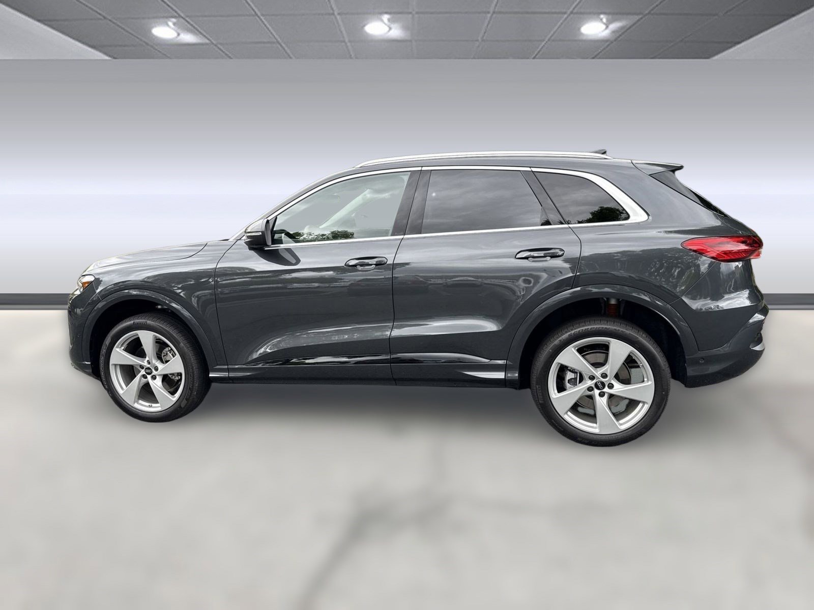 2025 Audi Q5 2.0T Premium Plus photo 2