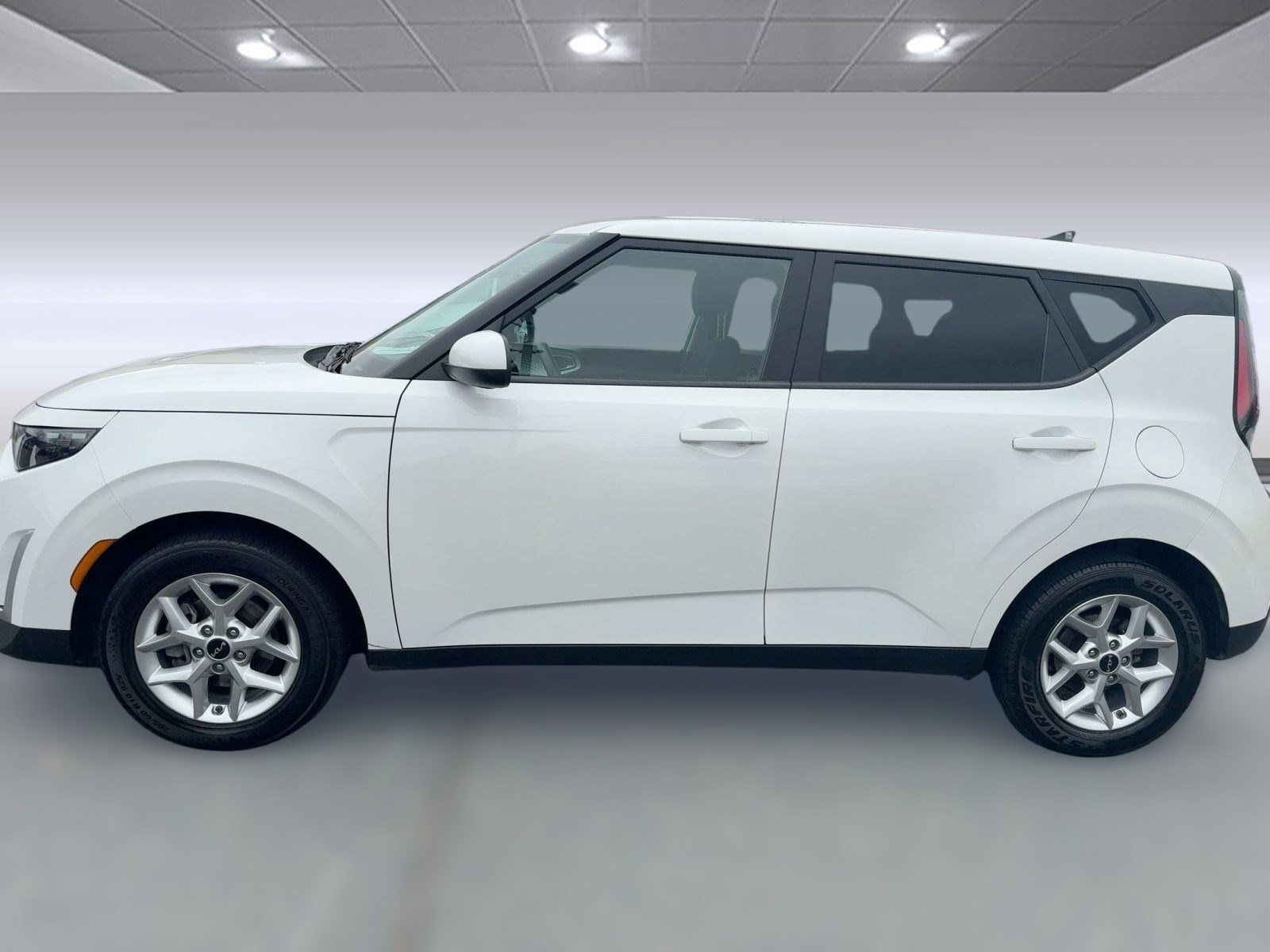 2023 Kia Soul LX photo 2