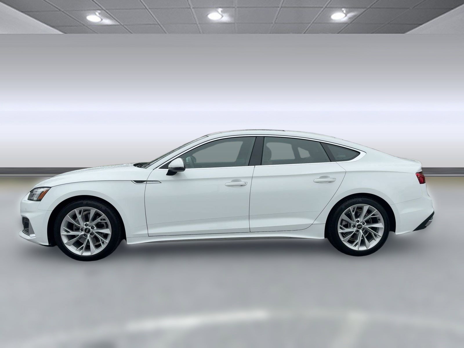 2022 Audi A5 40 Premium photo 2