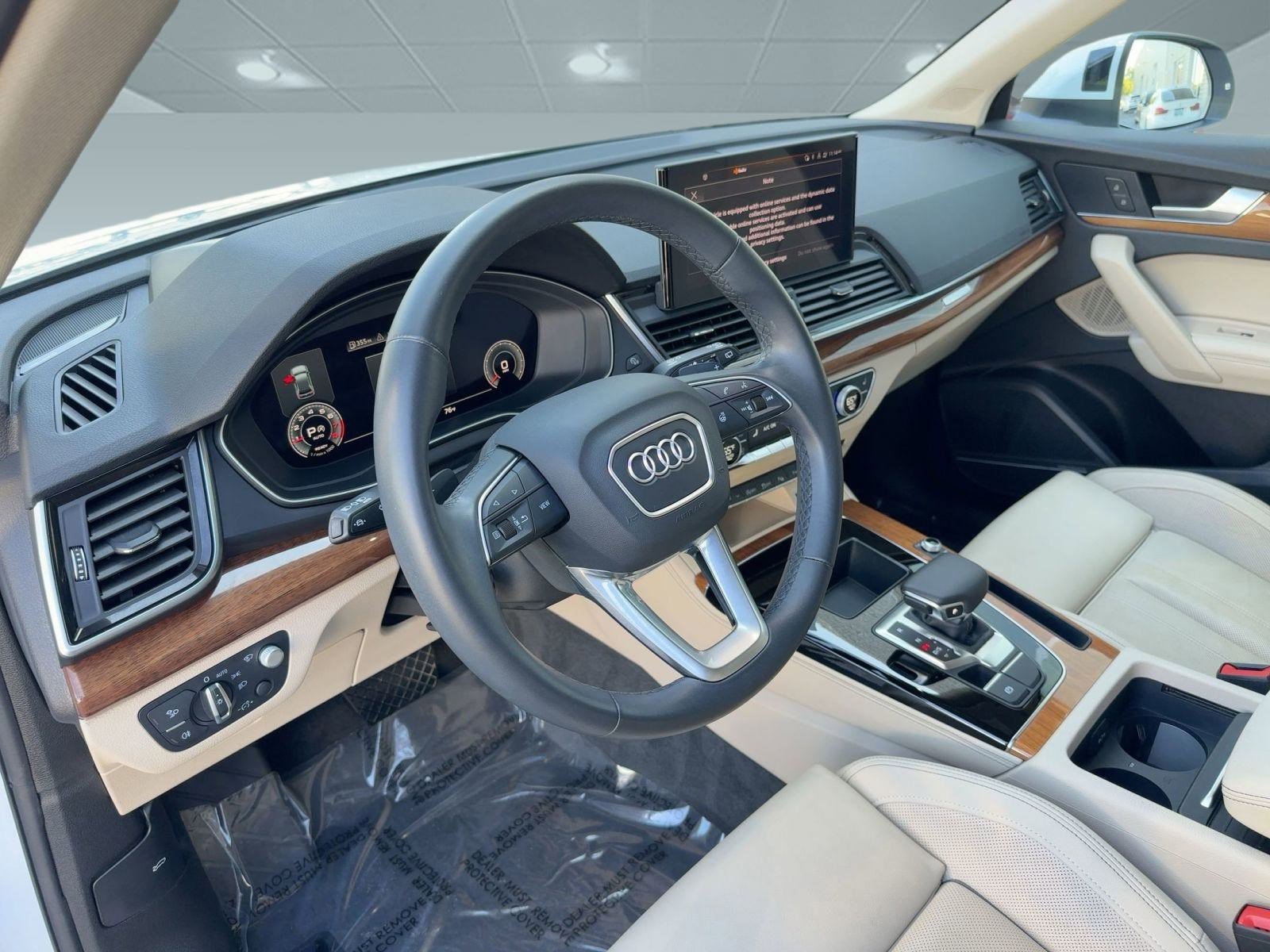2023 Audi Q5 45 S line Prestige photo 2