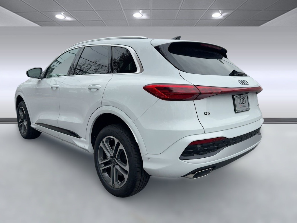 New 2025 Audi Q5 2.0T Premium SUV