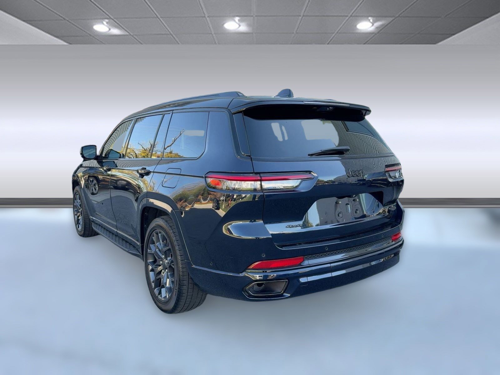 2023 Jeep Grand Cherokee L Summit photo 3