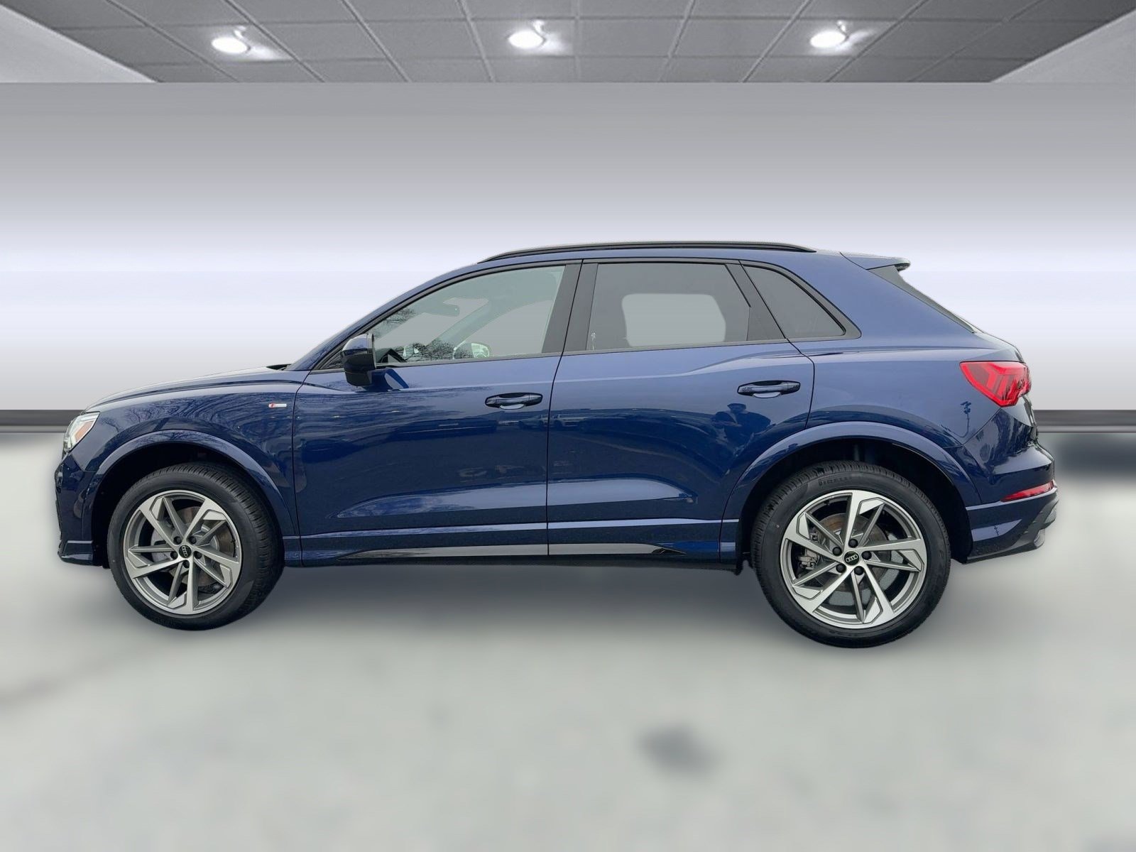 2025 Audi Q3 45 TFSI S line Premium photo 2