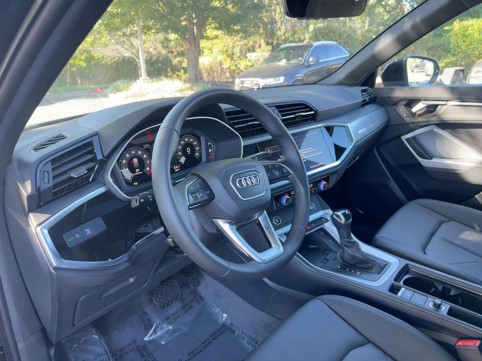 2025 Audi Q3 45 TFSI S line Premium photo 4