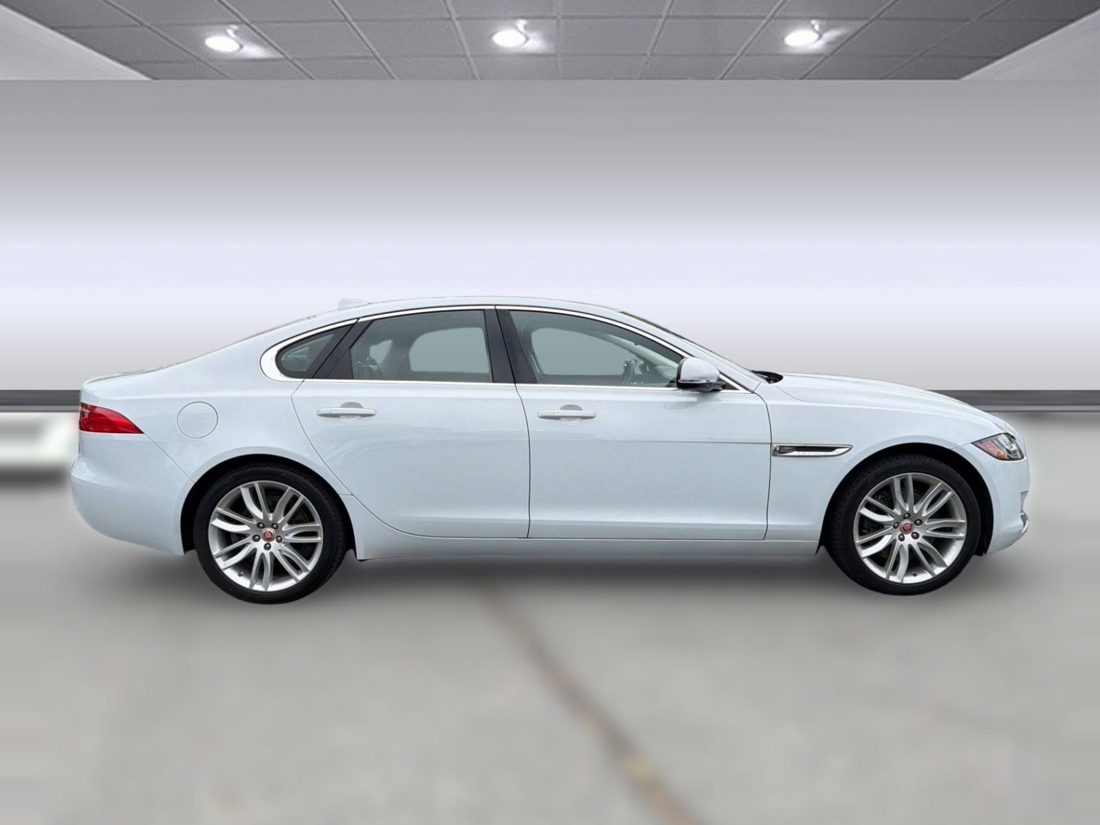 XF 35t Portfolio Limited Edition Sedan