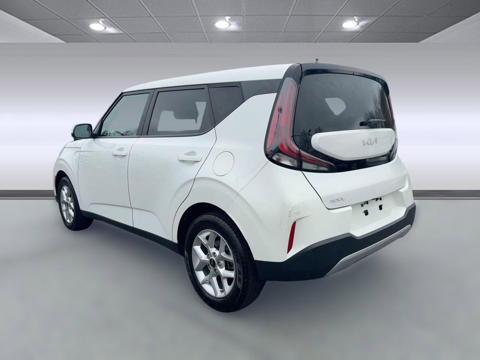 2023 Kia Soul LX photo 3
