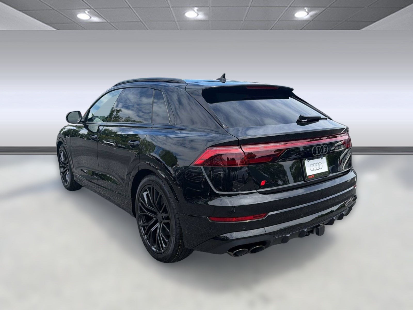 SQ8 Premium Plus SUV