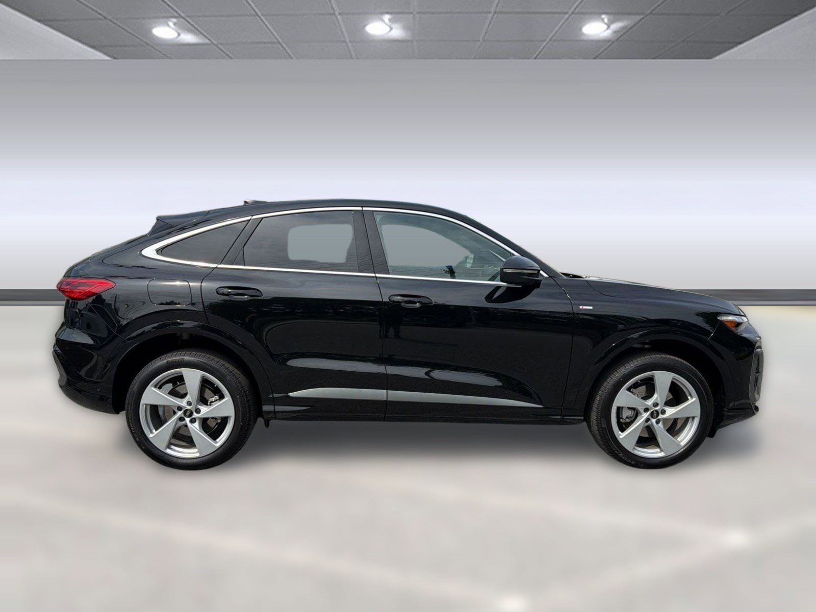 Q5 Sportback Premium Plus SUV