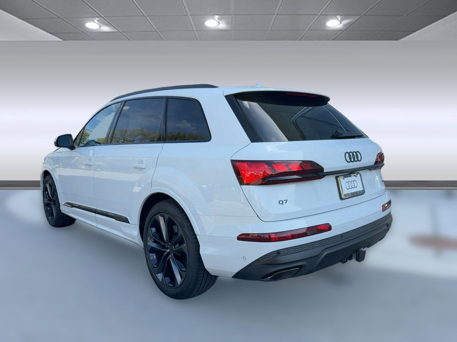 2026 Audi Q7 55 Prestige photo 2