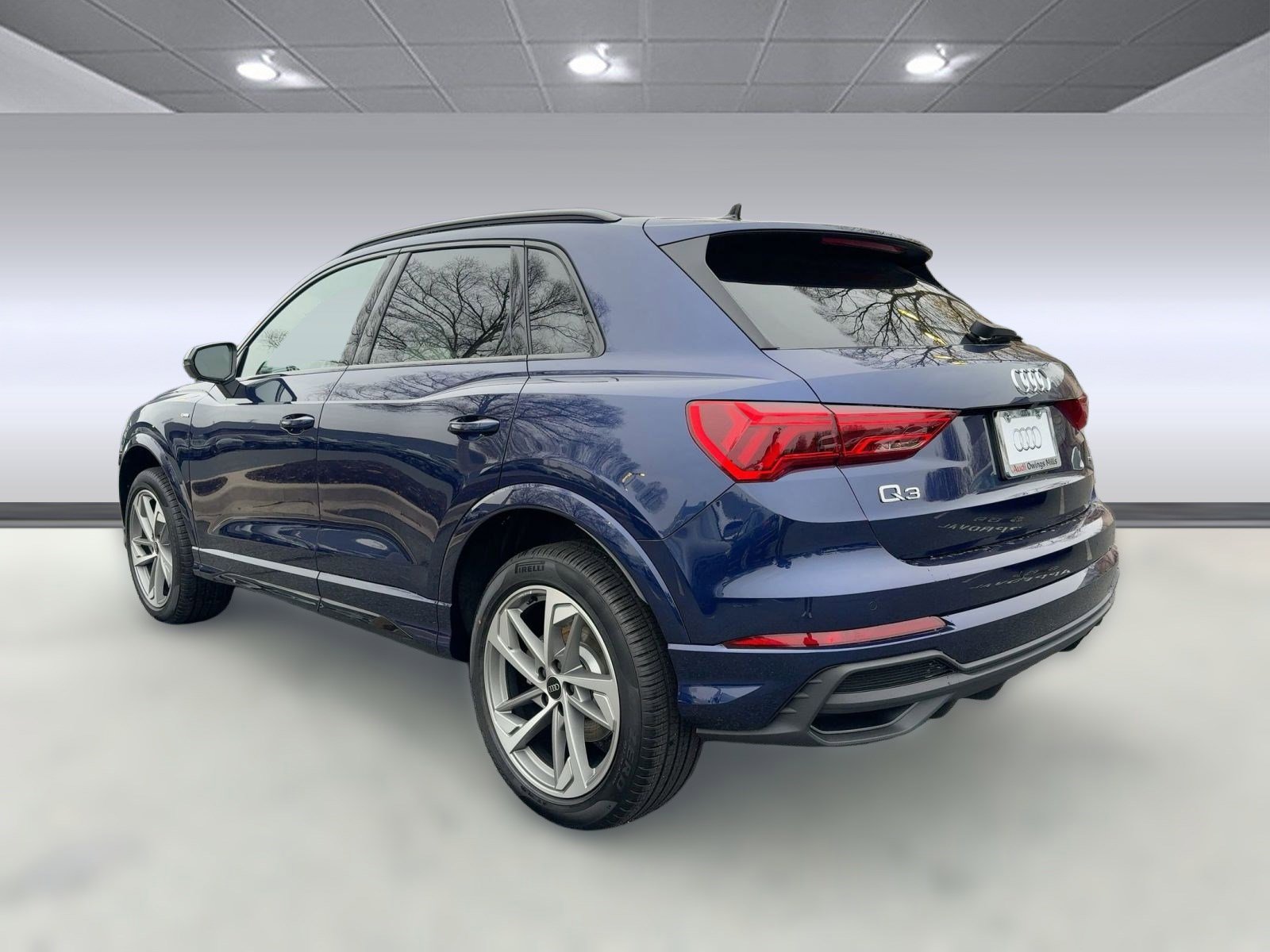 2025 Audi Q3 45 TFSI S line Premium photo 3