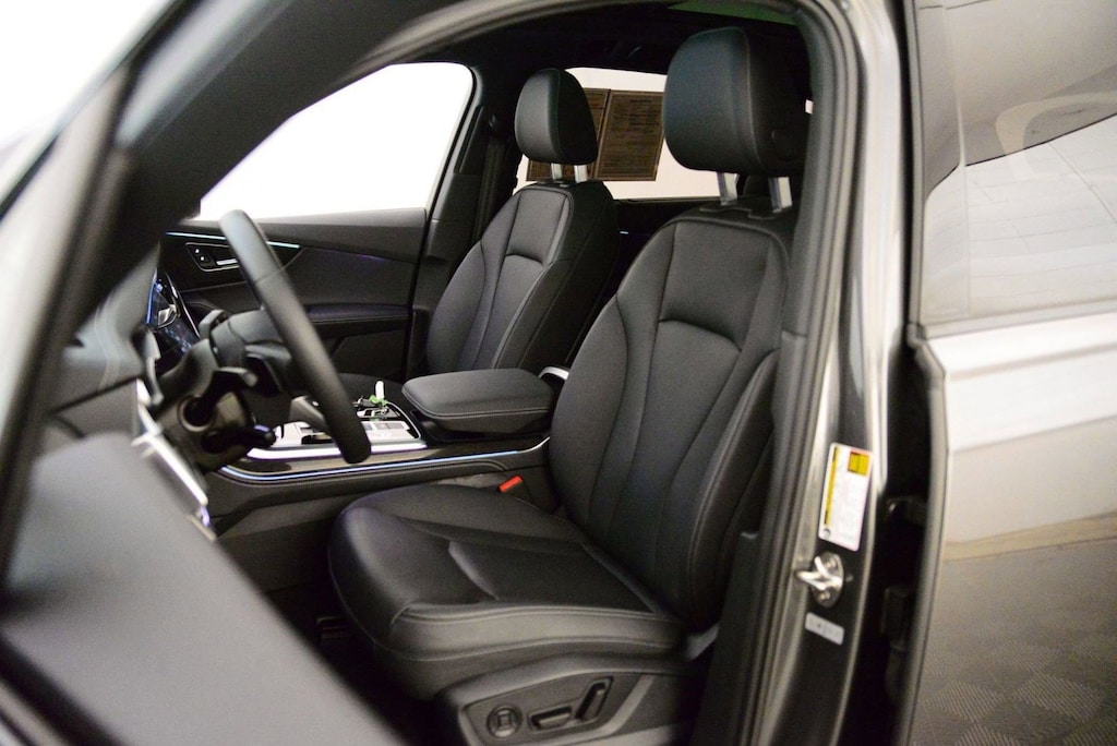 Used 2025 Audi Q7 45 Premium SUV