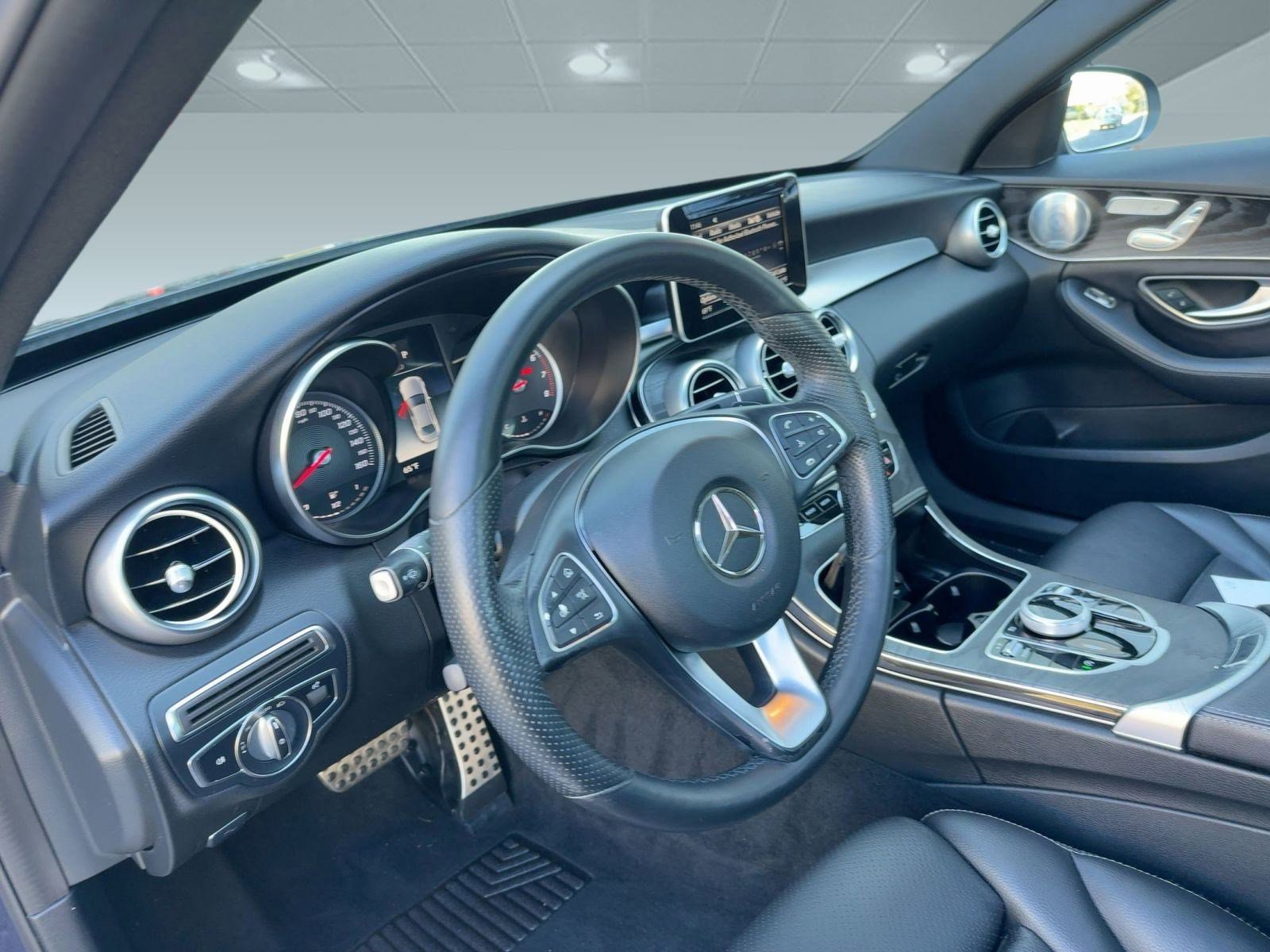 2018 Mercedes Benz C 300 4MATIC photo 4