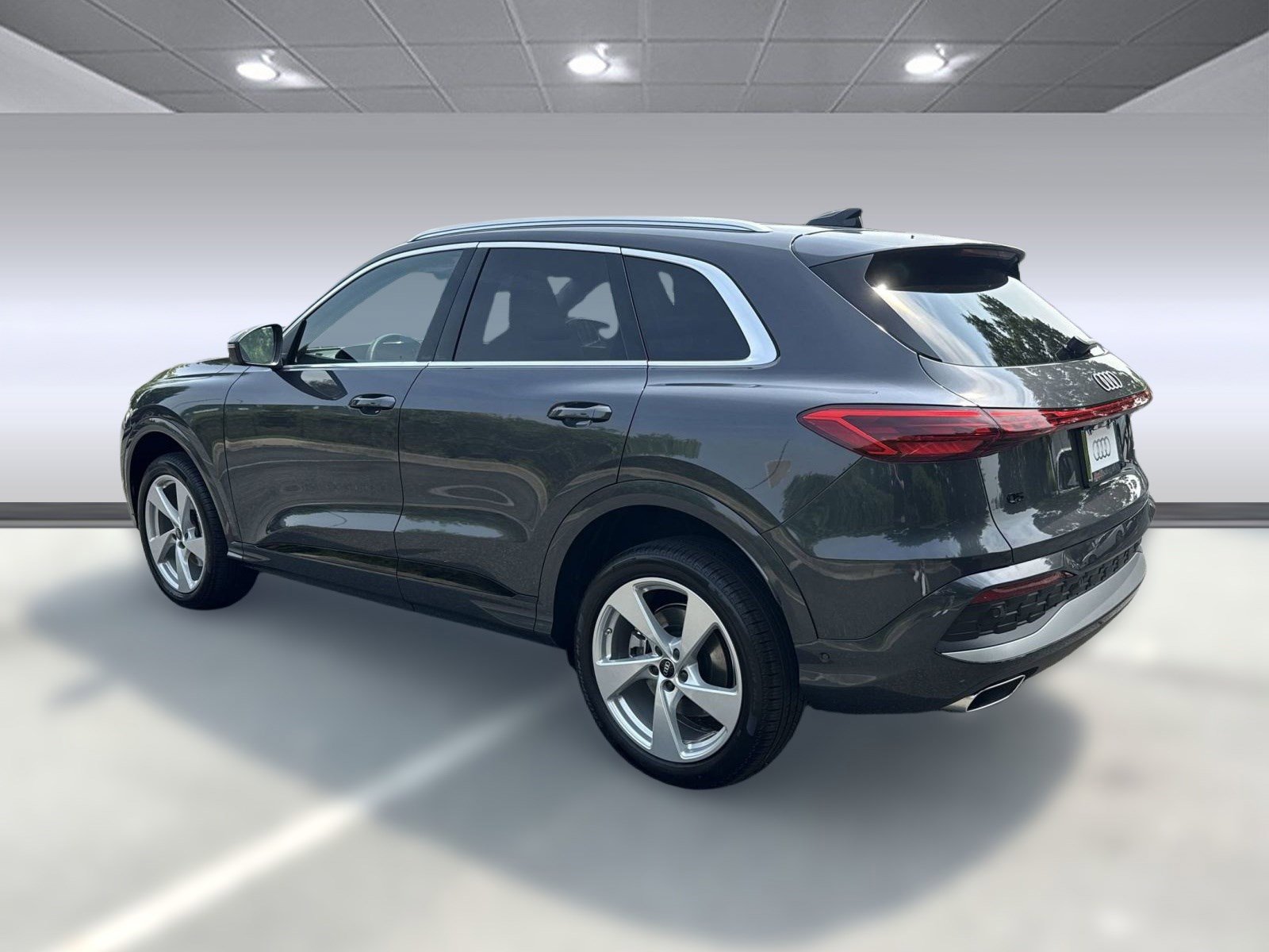 2025 Audi Q5 2.0T Premium Plus photo 3