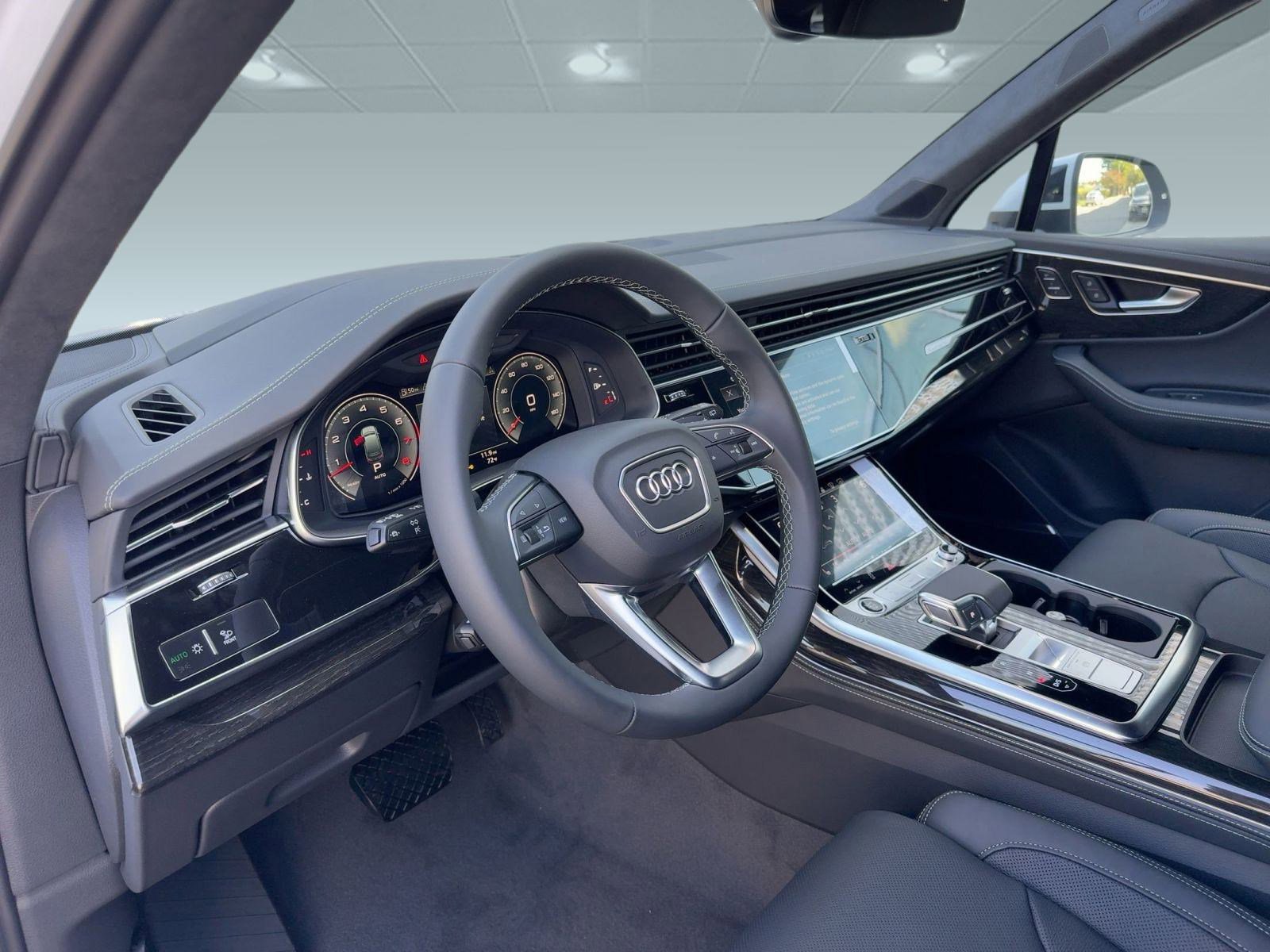 2026 Audi Q7 55 Prestige photo 3